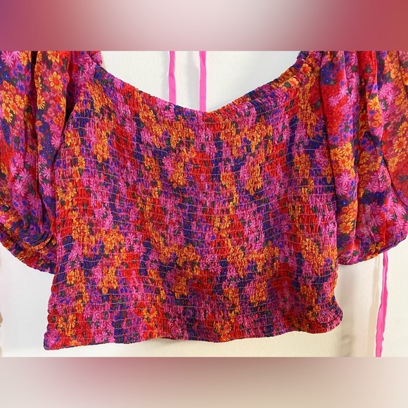Free People Floral Print Women's Smocked Puff Sleeve Crop Top  Hot Pink NWT - Picture 9 of 11